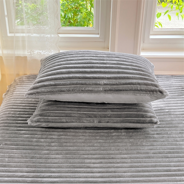 91家纺网 家纺一手货源 找家纺 圣比熊 2025新款法莱绒床笠法兰绒床垫保护套牛奶绒兔毛绒席梦思床垫套-抽条 法莱绒抽条-烟雨灰