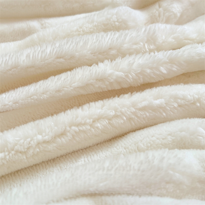 91家纺网 家纺一手货源 找家纺 梦舒羽 2025新款法莱绒抱枕套法兰绒枕套宿舍枕芯套兔毛绒30x50枕头套-抽条 法莱绒抽条-晨曦白