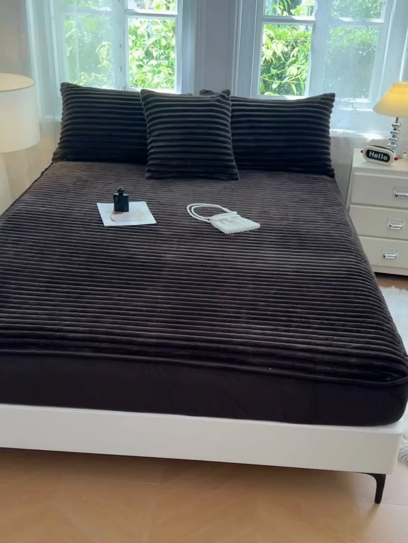 91家纺网 家纺一手货源 找家纺 圣比熊 2025新款法莱绒床笠法兰绒床垫保护套牛奶绒兔毛绒席梦思床垫套-抽条 法莱绒抽条-咖啡色