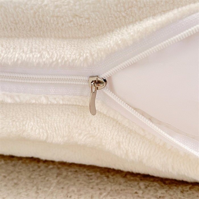 91家纺网 家纺一手货源 找家纺 梦舒羽 2025新款法莱绒抱枕套法兰绒枕套宿舍枕芯套兔毛绒30x50枕头套-抽条 法莱绒抽条-晨曦白