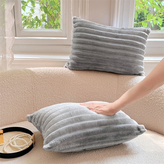 91家纺网 家纺一手货源 找家纺 梦舒羽 2025新款法莱绒抱枕套法兰绒枕套宿舍枕芯套兔毛绒30x50枕头套-抽条 法莱绒抽条-烟雨灰