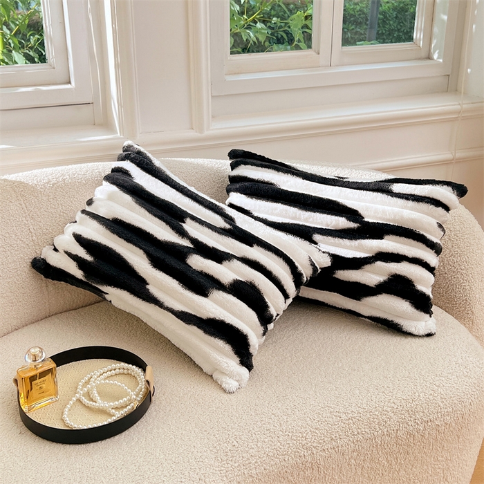 91家纺网 家纺一手货源 找家纺 梦舒羽 2025新款法莱绒抱枕套法兰绒枕套宿舍枕芯套兔毛绒30x50枕头套-抽条 法莱绒抽条-梦幻墨白