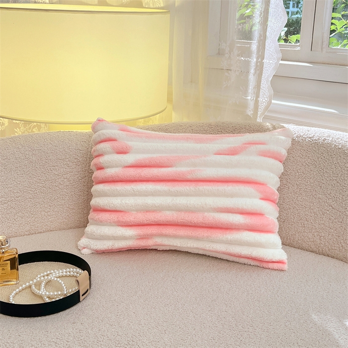 91家纺网 家纺一手货源 找家纺 梦舒羽 2025新款法莱绒抱枕套法兰绒枕套宿舍枕芯套兔毛绒30x50枕头套-抽条 法莱绒抽条-梦幻樱粉