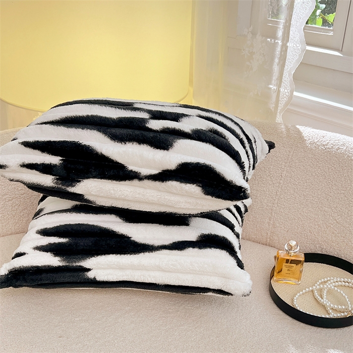 91家纺网 家纺一手货源 找家纺 梦舒羽 2025新款法莱绒抱枕套法兰绒枕套宿舍枕芯套兔毛绒30x50枕头套-抽条 法莱绒抽条-梦幻墨白