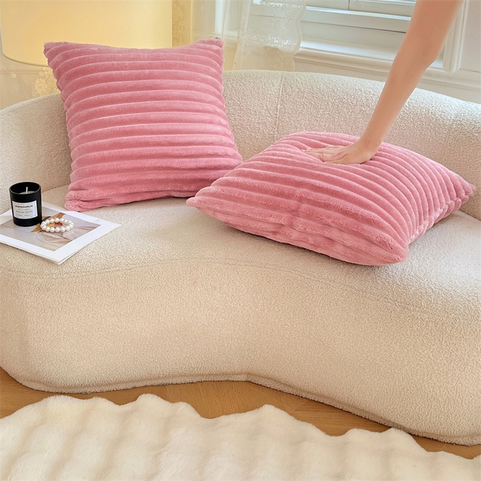 91家纺网 家纺一手货源 找家纺 梦舒羽 2025新款法莱绒抱枕套法兰绒枕套宿舍枕芯套兔毛绒枕头套-抽条 法莱绒抽条-云梦粉