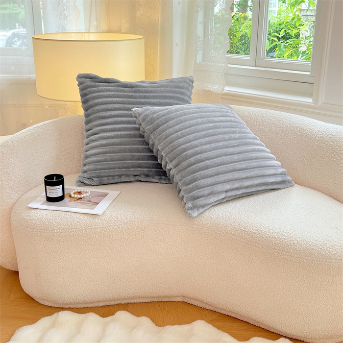 91家纺网 家纺一手货源 找家纺 梦舒羽 2025新款法莱绒抱枕套法兰绒枕套宿舍枕芯套兔毛绒枕头套-抽条 法莱绒抽条-烟雨灰