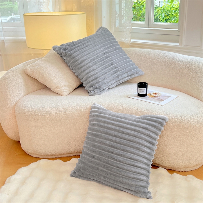 91家纺网 家纺一手货源 找家纺 梦舒羽 2025新款法莱绒抱枕套法兰绒枕套宿舍枕芯套兔毛绒枕头套-抽条 法莱绒抽条-烟雨灰