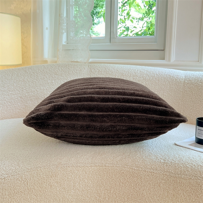 91家纺网 家纺一手货源 找家纺 梦舒羽 2025新款法莱绒抱枕套法兰绒枕套宿舍枕芯套兔毛绒枕头套-抽条 法莱绒抽条-咖啡色