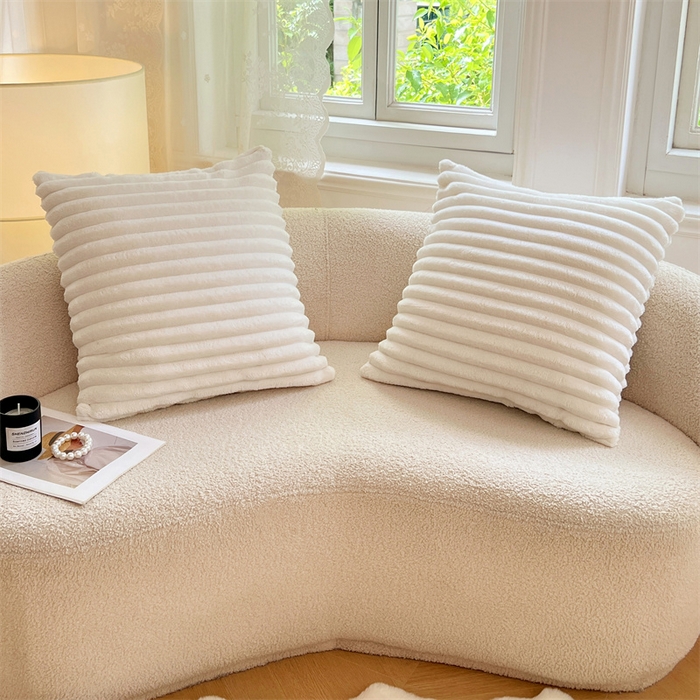 91家纺网 家纺一手货源 找家纺 梦舒羽 2025新款法莱绒抱枕套法兰绒枕套宿舍枕芯套兔毛绒枕头套-抽条 法莱绒抽条-晨曦白