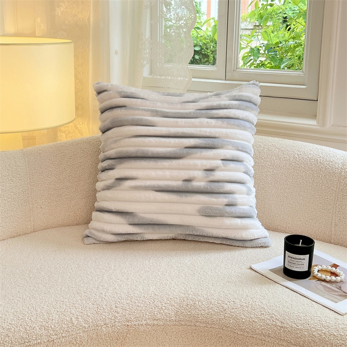 91家纺网 家纺一手货源 找家纺 梦舒羽 2025新款法莱绒抱枕套法兰绒枕套宿舍枕芯套兔毛绒枕头套-抽条 法莱绒抽条-梦幻浅灰