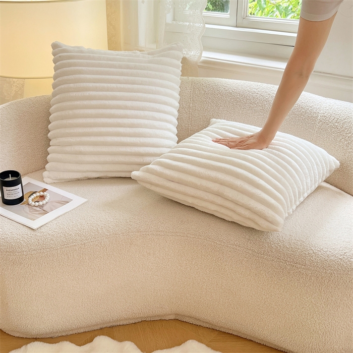 91家纺网 家纺一手货源 找家纺 梦舒羽 2025新款法莱绒抱枕套法兰绒枕套宿舍枕芯套兔毛绒枕头套-抽条 法莱绒抽条-晨曦白