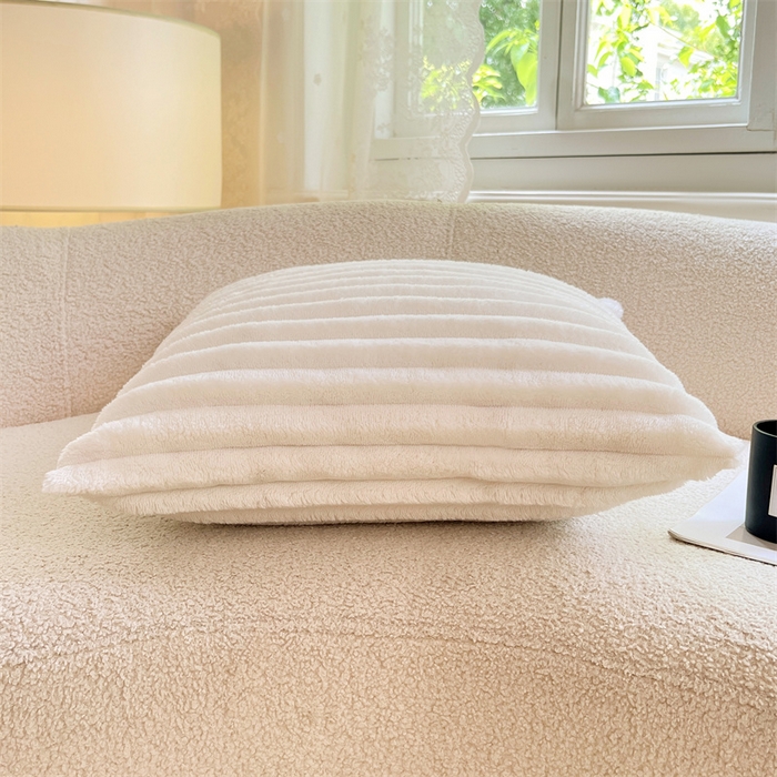 91家纺网 家纺一手货源 找家纺 梦舒羽 2025新款法莱绒抱枕套法兰绒枕套宿舍枕芯套兔毛绒枕头套-抽条 法莱绒抽条-晨曦白