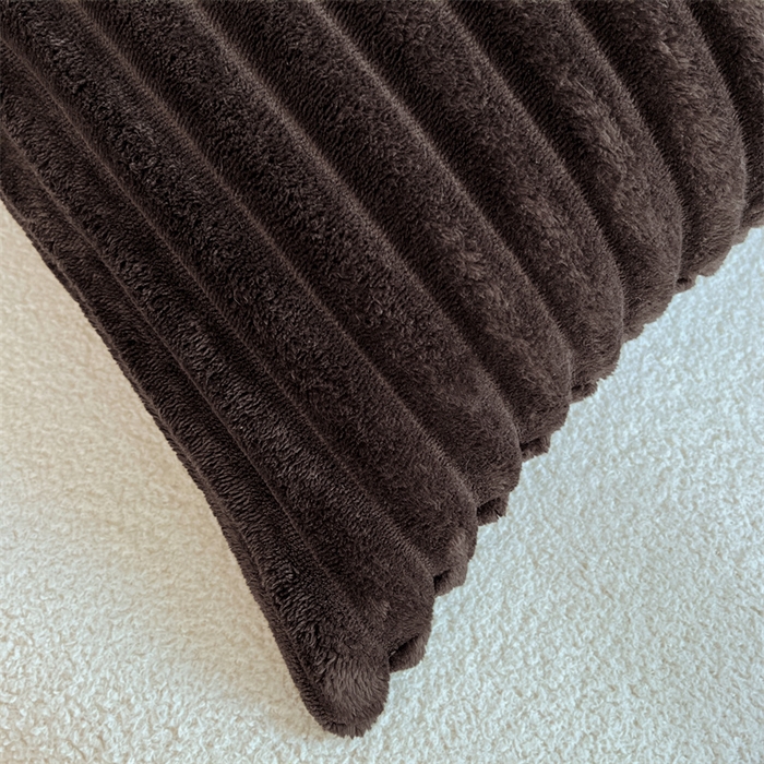 91家纺网 家纺一手货源 找家纺 梦舒羽 2025新款法莱绒抱枕套法兰绒枕套宿舍枕芯套兔毛绒枕头套-抽条 法莱绒抽条-咖啡色