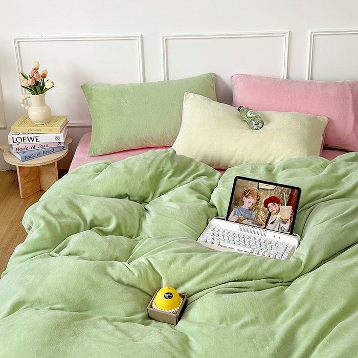 91家纺网 家纺一手货源 找家纺 （总）觅妮家纺 2025新款纯色高克重牛奶绒四件套系列