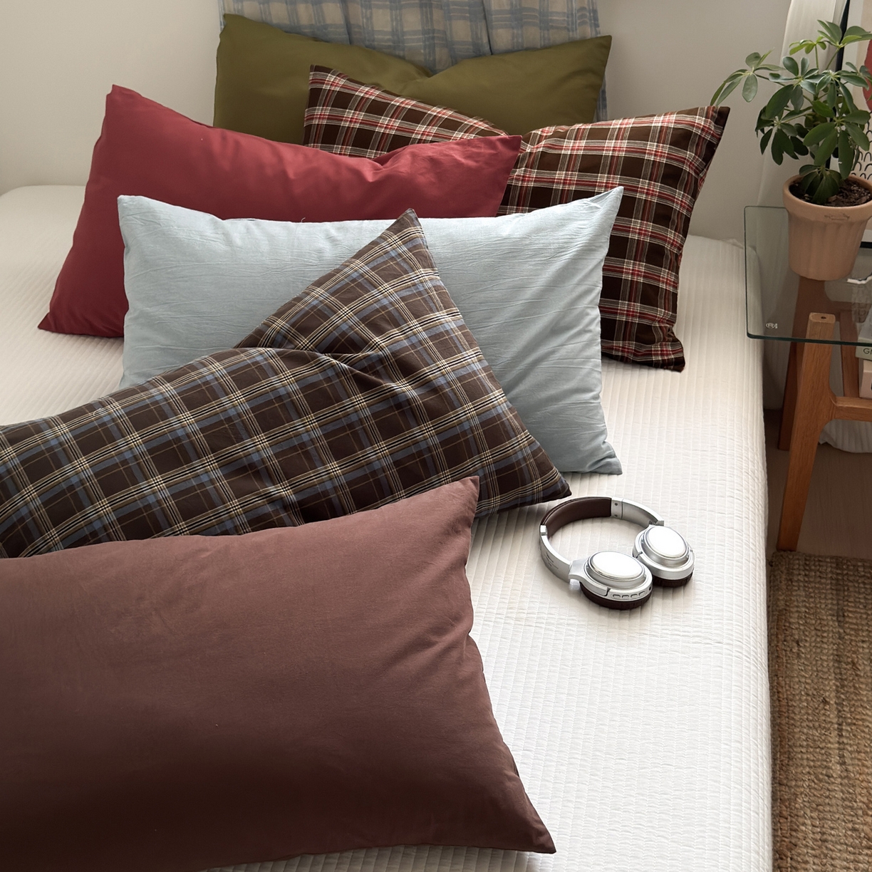 91家纺网 家纺一手货源 找家纺 玖弘家居 2025新款纯色被套格子单混搭四件套 组合（仅展示）