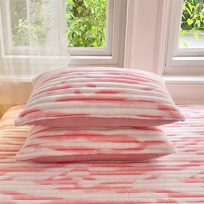 91家纺网 家纺一手货源 找家纺 梦舒羽 2025新款法莱绒枕套宿舍枕芯套单人48x74cm法兰绒兔毛绒枕头套-抽条 法莱绒抽条-梦幻樱粉