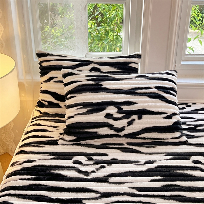 梦舒羽 2025新款法莱绒枕套宿舍枕芯套单人48x74cm法兰绒兔毛绒枕头套-抽条 法莱绒抽条-梦幻墨白