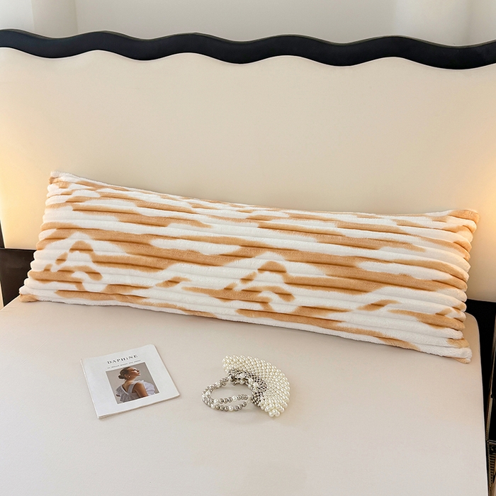 91家纺网 家纺一手货源 找家纺 梦舒羽 2025新款法莱绒双人枕套牛奶绒加长法兰绒枕芯套兔毛绒雪花绒枕头套-抽条 法莱绒抽条-梦幻奶咖