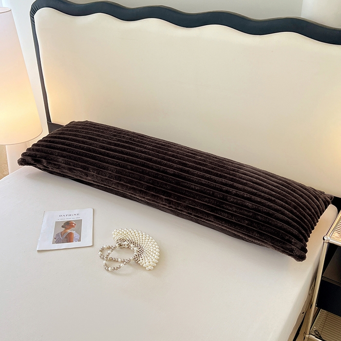 91家纺网 家纺一手货源 找家纺 梦舒羽 2025新款法莱绒双人枕套牛奶绒加长法兰绒枕芯套兔毛绒雪花绒枕头套-抽条 法莱绒抽条-咖啡色