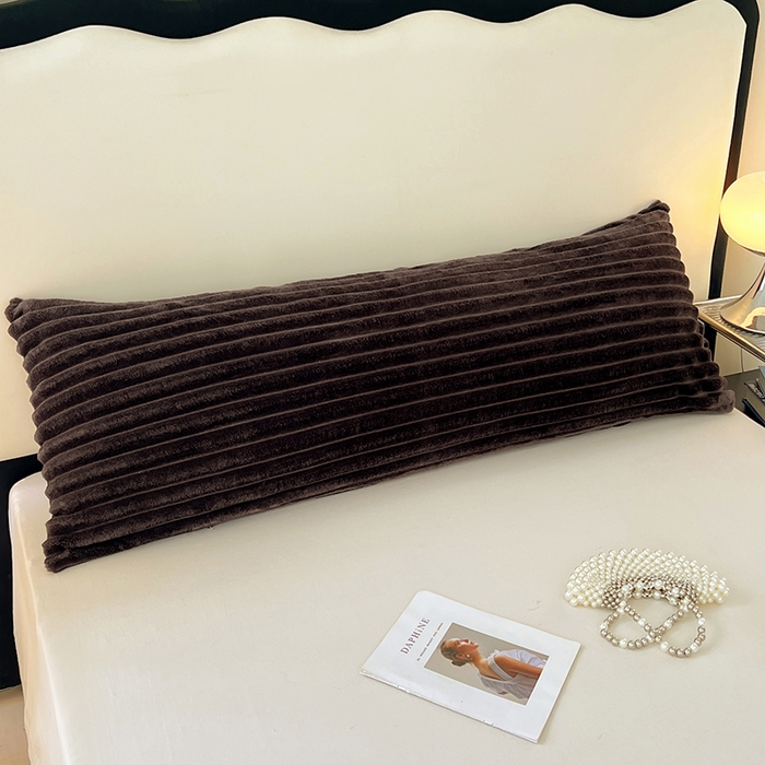 91家纺网 家纺一手货源 找家纺 梦舒羽 2025新款法莱绒双人枕套牛奶绒加长法兰绒枕芯套兔毛绒雪花绒枕头套-抽条 法莱绒抽条-咖啡色