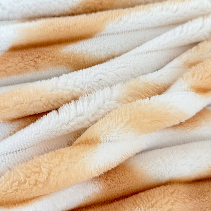 91家纺网 家纺一手货源 找家纺 梦舒羽 2025新款法莱绒双人枕套牛奶绒加长法兰绒枕芯套兔毛绒雪花绒枕头套-抽条 法莱绒抽条-梦幻奶咖