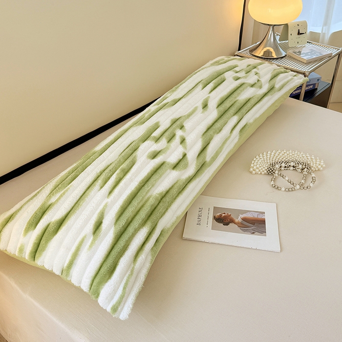 91家纺网 家纺一手货源 找家纺 梦舒羽 2025新款法莱绒双人枕套牛奶绒加长法兰绒枕芯套兔毛绒雪花绒枕头套-抽条 法莱绒抽条-梦幻果绿