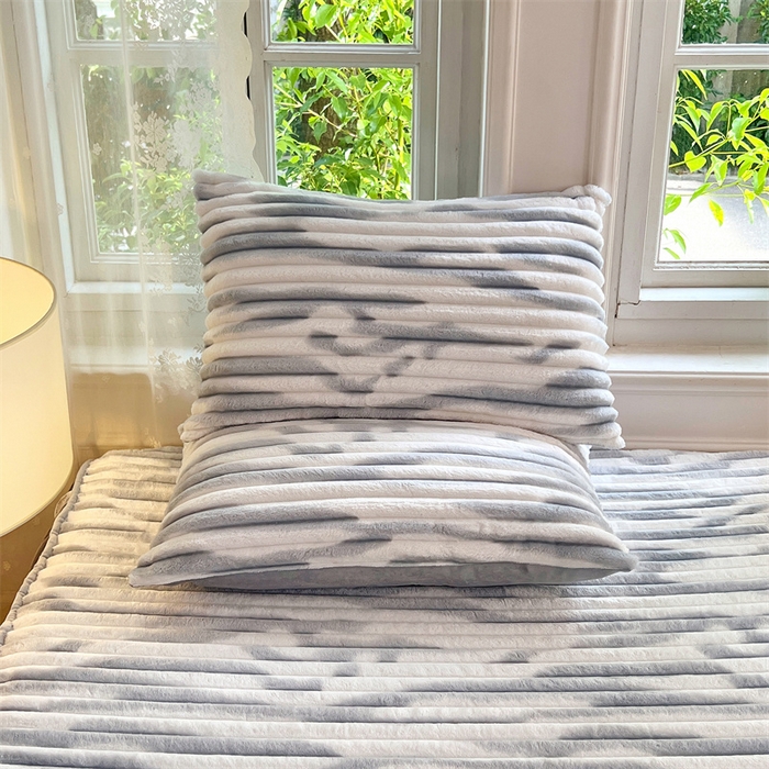 91家纺网 家纺一手货源 找家纺 梦舒羽 2025新款法莱绒枕套宿舍枕芯套单人48x74cm法兰绒兔毛绒枕头套-抽条 法莱绒抽条-梦幻浅灰