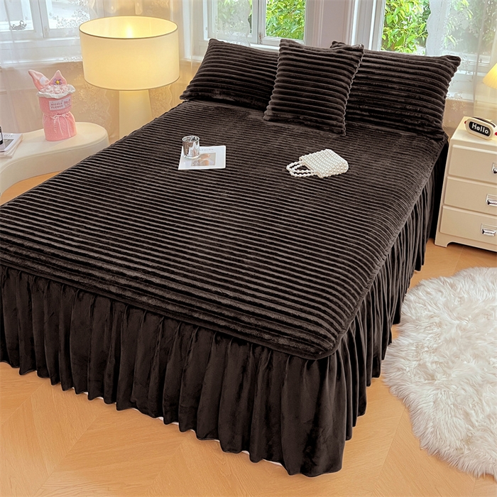 91家纺网 家纺一手货源 找家纺 圣比熊 2025新款法莱绒床裙法兰绒床垫保护罩牛奶绒兔毛绒床垫床单罩-抽条 法莱绒抽条-咖啡色