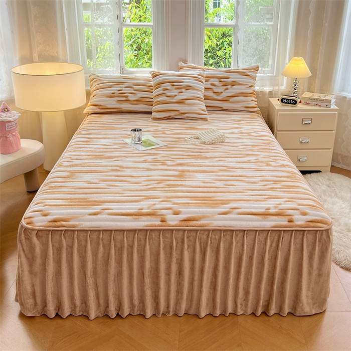 91家纺网 家纺一手货源 找家纺 圣比熊 2025新款法莱绒床裙法兰绒床垫保护罩牛奶绒兔毛绒床垫床单罩-抽条 法莱绒抽条-梦幻奶咖