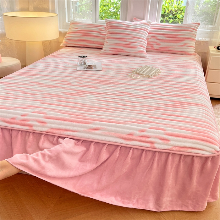 91家纺网 家纺一手货源 找家纺 圣比熊 2025新款法莱绒床裙法兰绒床垫保护罩牛奶绒兔毛绒床垫床单罩-抽条 法莱绒抽条-梦幻樱粉