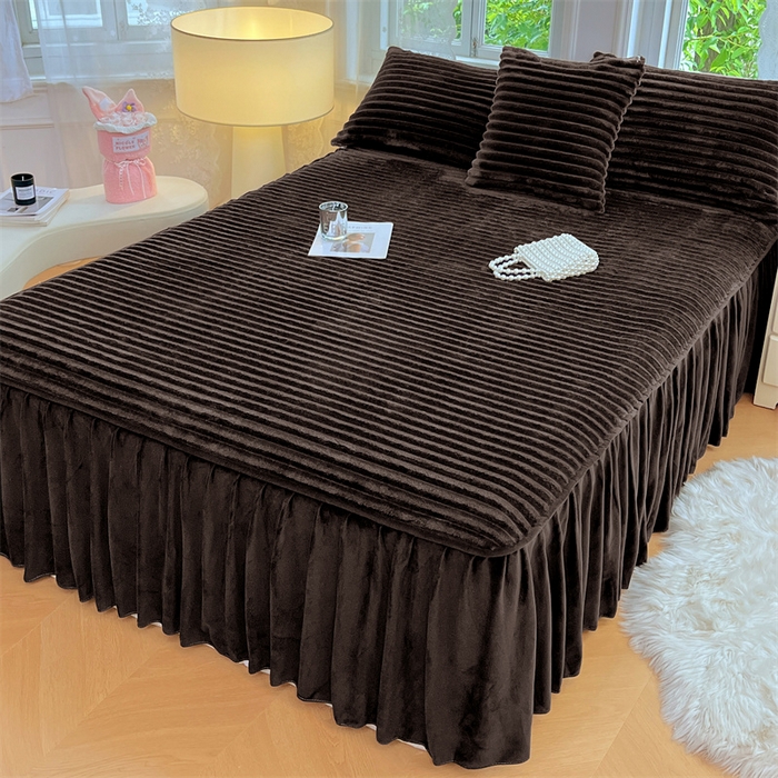 91家纺网 家纺一手货源 找家纺 圣比熊 2025新款法莱绒床裙法兰绒床垫保护罩牛奶绒兔毛绒床垫床单罩-抽条 法莱绒抽条-咖啡色