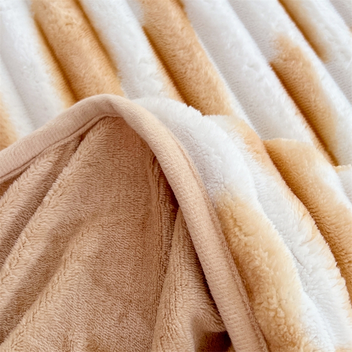 91家纺网 家纺一手货源 找家纺 圣比熊 2025新款法莱绒床裙法兰绒床垫保护罩牛奶绒兔毛绒床垫床单罩-抽条 法莱绒抽条-梦幻奶咖