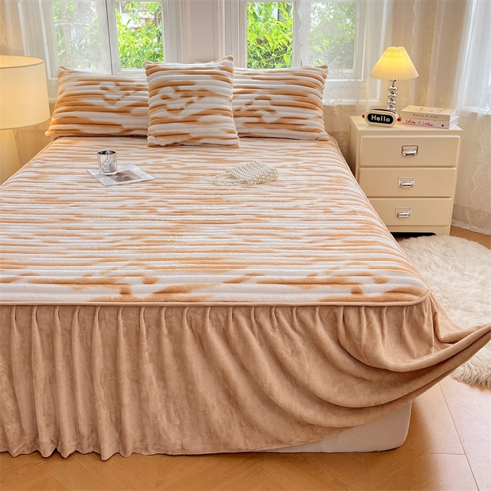 91家纺网 家纺一手货源 找家纺 圣比熊 2025新款法莱绒床裙法兰绒床垫保护罩牛奶绒兔毛绒床垫床单罩-抽条 法莱绒抽条-梦幻奶咖