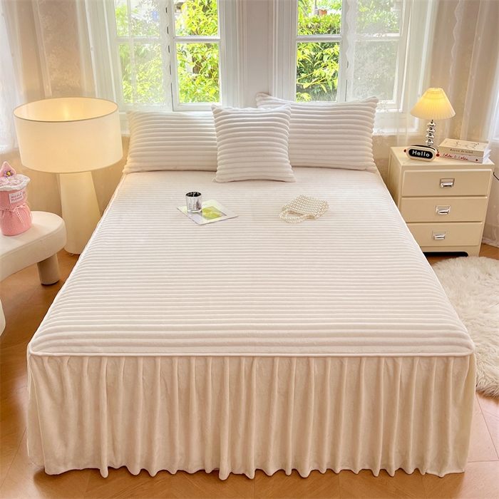 91家纺网 家纺一手货源 找家纺 圣比熊 2025新款法莱绒床裙法兰绒床垫保护罩牛奶绒兔毛绒床垫床单罩-抽条 法莱绒抽条-晨曦白