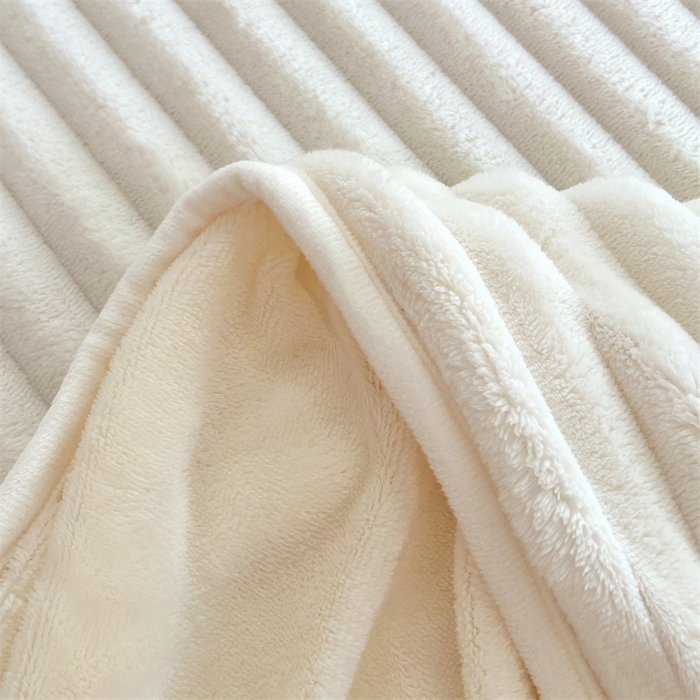 91家纺网 家纺一手货源 找家纺 圣比熊 2025新款法莱绒床裙法兰绒床垫保护罩牛奶绒兔毛绒床垫床单罩-抽条 法莱绒抽条-晨曦白