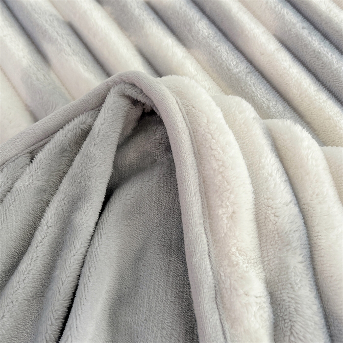 91家纺网 家纺一手货源 找家纺 圣比熊 2025新款法莱绒床裙法兰绒床垫保护罩牛奶绒兔毛绒床垫床单罩-抽条 法莱绒抽条-梦幻浅灰