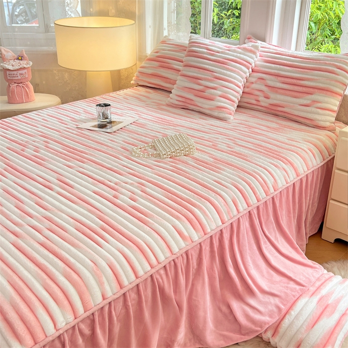 91家纺网 家纺一手货源 找家纺 圣比熊 2025新款法莱绒床裙法兰绒床垫保护罩牛奶绒兔毛绒床垫床单罩-抽条 法莱绒抽条-梦幻樱粉