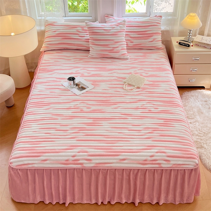 91家纺网 家纺一手货源 找家纺 圣比熊 2025新款法莱绒床裙法兰绒床垫保护罩牛奶绒兔毛绒床垫床单罩-抽条 法莱绒抽条-梦幻樱粉