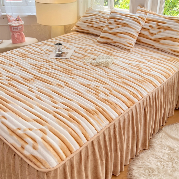 91家纺网 家纺一手货源 找家纺 圣比熊 2025新款法莱绒床裙法兰绒床垫保护罩牛奶绒兔毛绒床垫床单罩-抽条 法莱绒抽条-梦幻奶咖