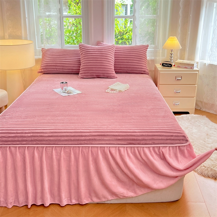 91家纺网 家纺一手货源 找家纺 圣比熊 2025新款法莱绒床裙法兰绒床垫保护罩牛奶绒兔毛绒床垫床单罩-抽条 法莱绒抽条-云梦粉