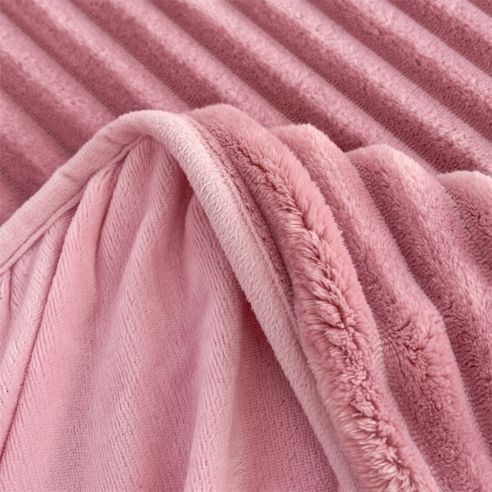 91家纺网 家纺一手货源 找家纺 圣比熊 2025新款法莱绒床裙法兰绒床垫保护罩牛奶绒兔毛绒床垫床单罩-抽条 法莱绒抽条-云梦粉