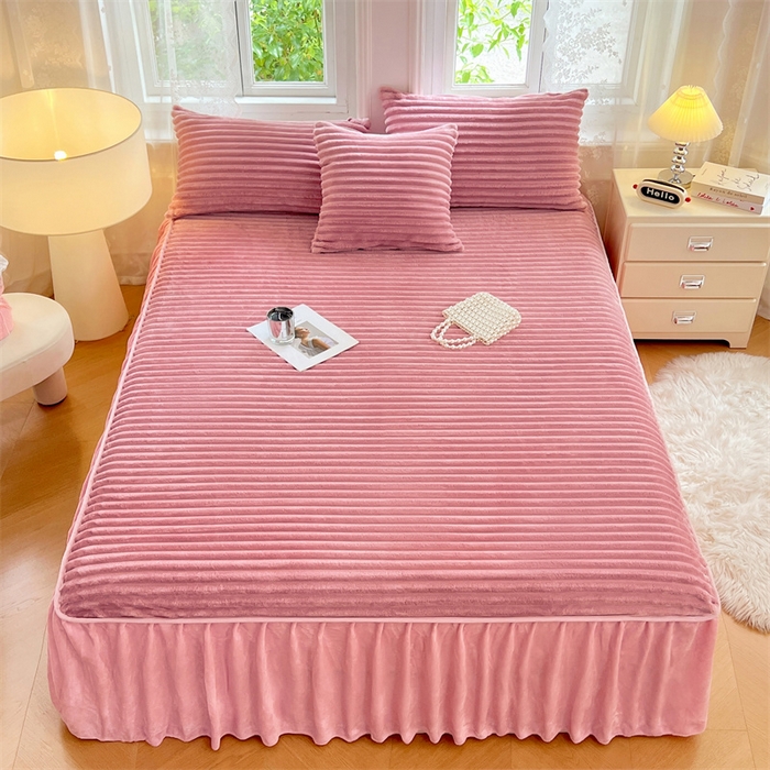 91家纺网 家纺一手货源 找家纺 圣比熊 2025新款法莱绒床裙法兰绒床垫保护罩牛奶绒兔毛绒床垫床单罩-抽条 法莱绒抽条-云梦粉