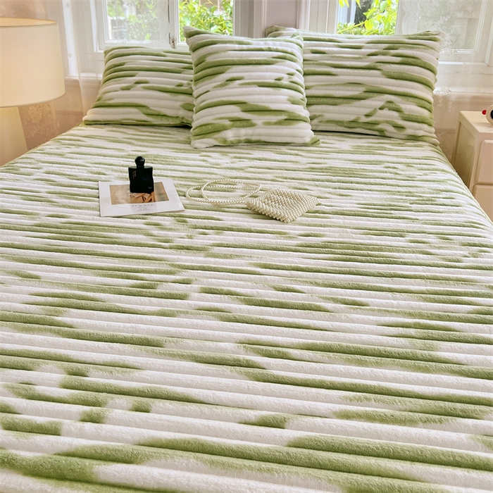 91家纺网 家纺一手货源 找家纺 梦舒羽 2025新款法莱绒床笠法兰绒床垫保护套牛奶绒兔毛绒席梦思床垫套-抽条 法莱绒抽条-梦幻果绿