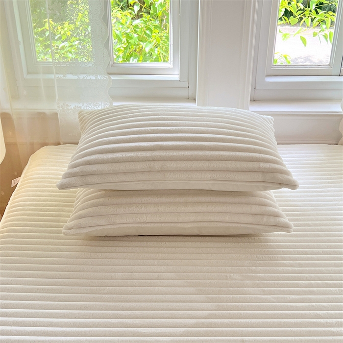 91家纺网 家纺一手货源 找家纺 梦舒羽 2025新款法莱绒床笠法兰绒床垫保护套牛奶绒兔毛绒席梦思床垫套-抽条 法莱绒抽条-晨曦白