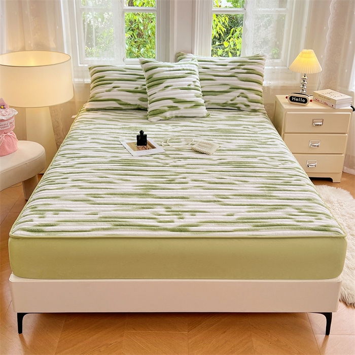 91家纺网 家纺一手货源 找家纺 梦舒羽 2025新款法莱绒床笠法兰绒床垫保护套牛奶绒兔毛绒席梦思床垫套-抽条 法莱绒抽条-梦幻果绿