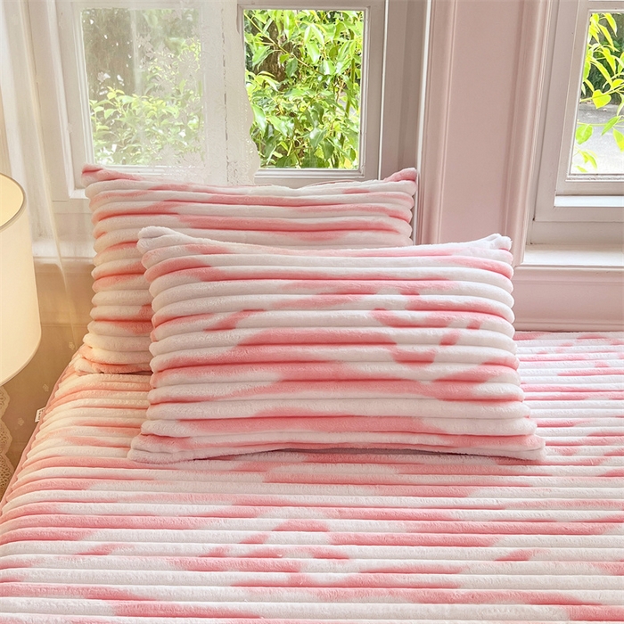 91家纺网 家纺一手货源 找家纺 梦舒羽 2025新款法莱绒床笠法兰绒床垫保护套牛奶绒兔毛绒席梦思床垫套-抽条 法莱绒抽条-梦幻樱粉