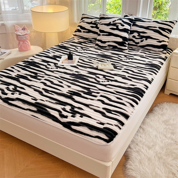 91家纺网 家纺一手货源 找家纺 梦舒羽 2025新款法莱绒床笠法兰绒床垫保护套牛奶绒兔毛绒席梦思床垫套-抽条 法莱绒抽条-梦幻墨白