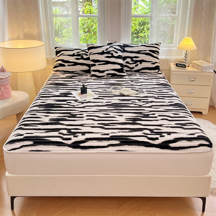 91家纺网 家纺一手货源 找家纺 梦舒羽 2025新款法莱绒床笠法兰绒床垫保护套牛奶绒兔毛绒席梦思床垫套-抽条 法莱绒抽条-梦幻墨白