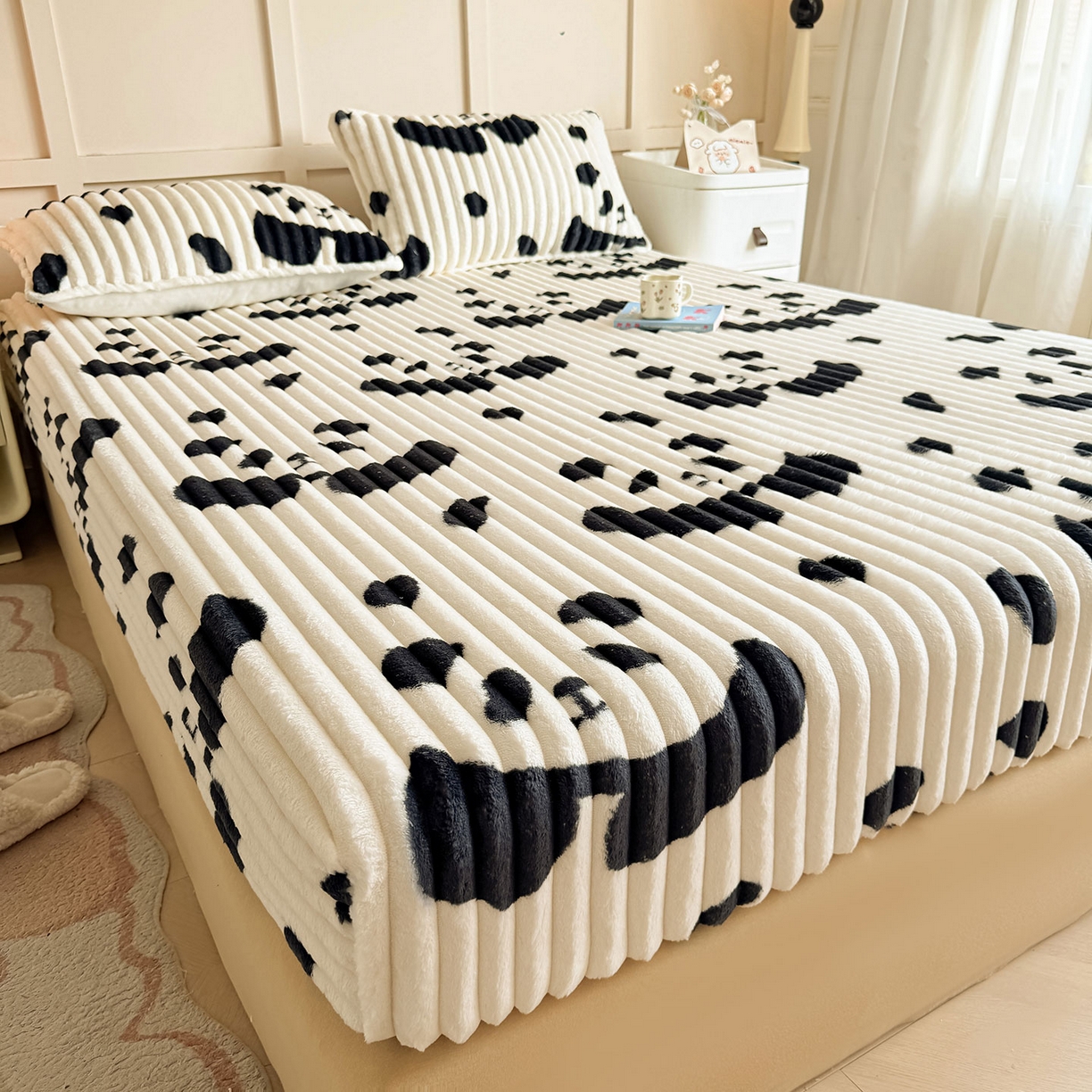 91家纺网 家纺一手货源 找家纺 （总）眠势力 2025新款兔兔绒抽条印花床笠单件冬季兔绒加绒保暖保护套全包防尘床垫罩