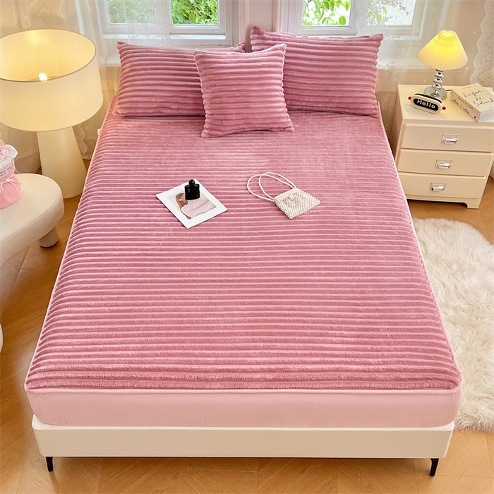 91家纺网 家纺一手货源 找家纺 梦舒羽 2025新款法莱绒床笠法兰绒床垫保护套牛奶绒兔毛绒席梦思床垫套-抽条 法莱绒抽条-云梦粉